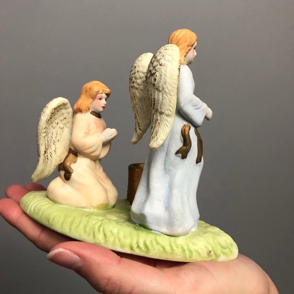 Nativity Ceramic Advent Wreath - Picture 8 of 12